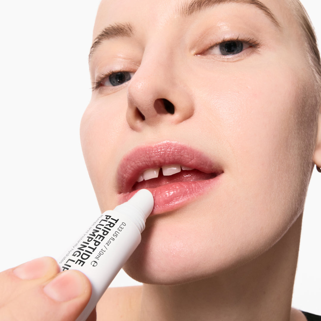 tripeptide-plumping-lip-balm-c6 Model01_270e8b98-a2ed-4742-b111-d25555f44100.jpg