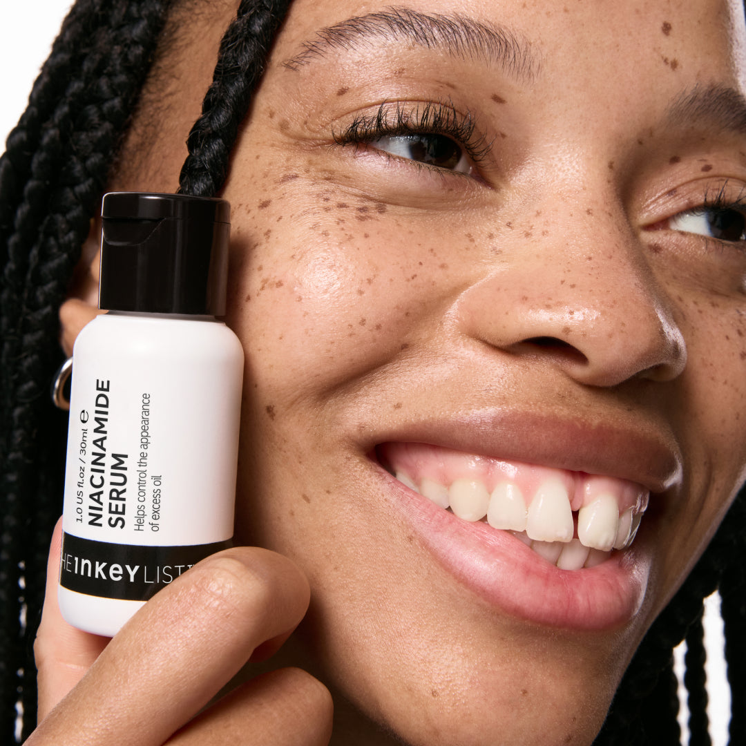 10-niacinamide-serum-a9 Model01_d6be0920-41bd-4df2-8281-5a1face2e177.jpg