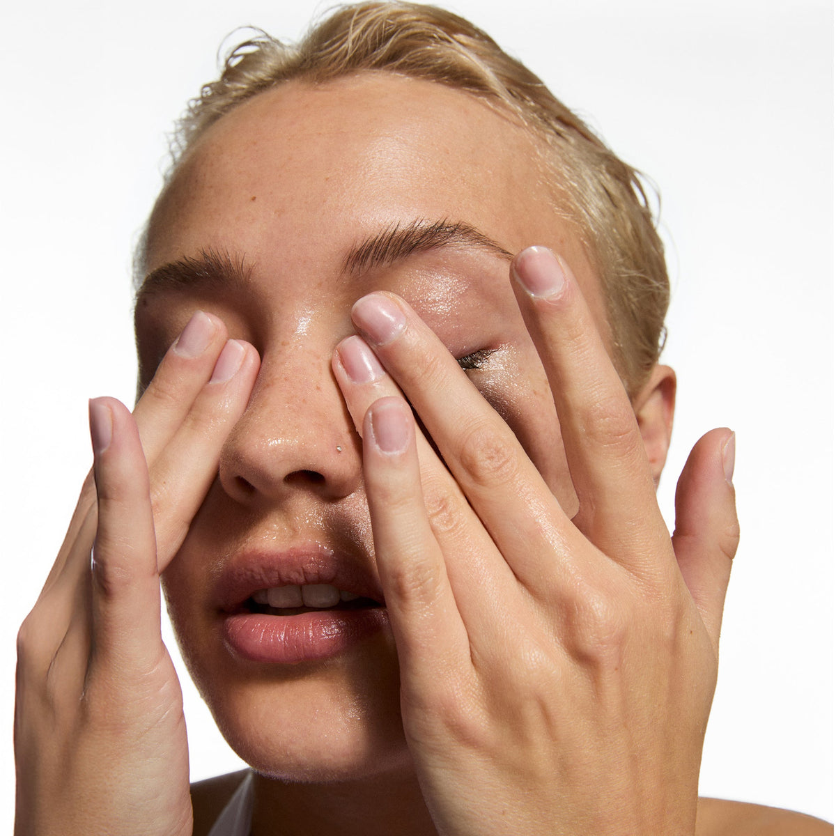 the-bestselling-intro-to-great-skin-o8 MysteryBundle_Model_2000x2000_8c068f88-8954-45a2-bafe-e122a0319042.jpg